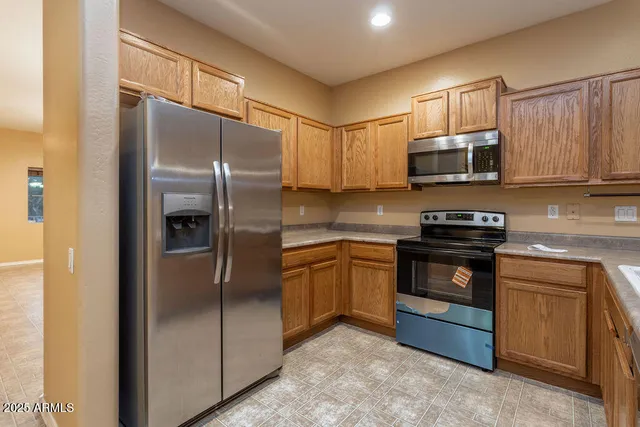 $1,750 | 17242 West Marshall Lane, Surprise, AZ 85388