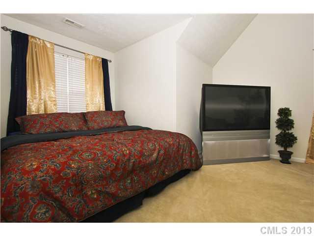 711 Reigate Road Charlotte, NC 28262 - Photo 11 of 16 Gallery Image 11