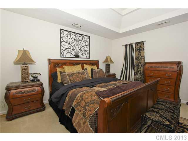 711 Reigate Road Charlotte, NC 28262 - Photo 8 of 16 Gallery Image 8