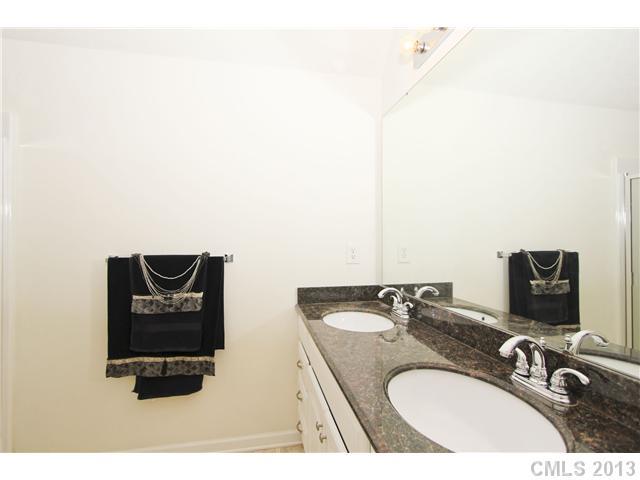 711 Reigate Road Charlotte, NC 28262 - Photo 9 of 16 Gallery Image 9