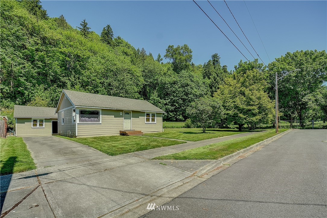 3624 Southeast 5th Street Renton, WA 98058 - Photo 1 of 9 Gallery Image 1