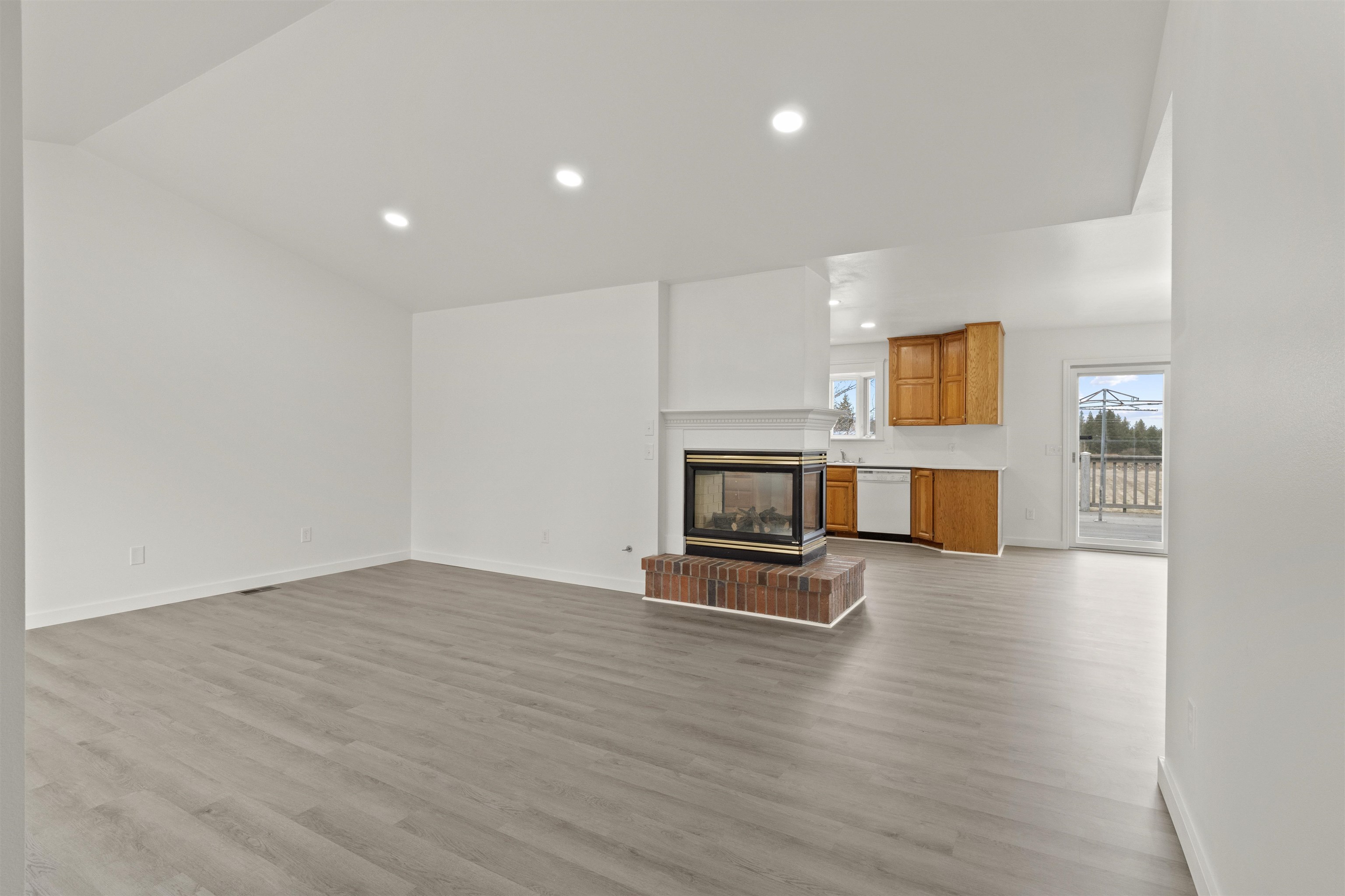5704 West Garden Springs Road Spokane, WA 99224 - Photo 6 of 33