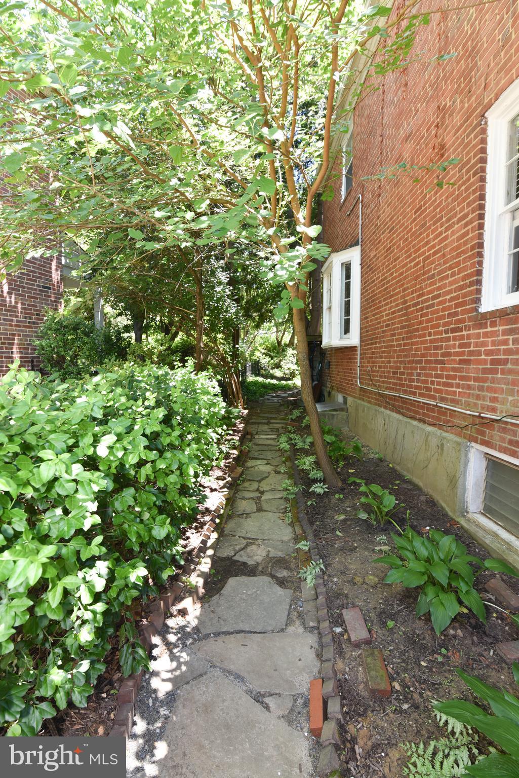 4208 Westview Road Baltimore, MD 21218 - Photo 33 of 43