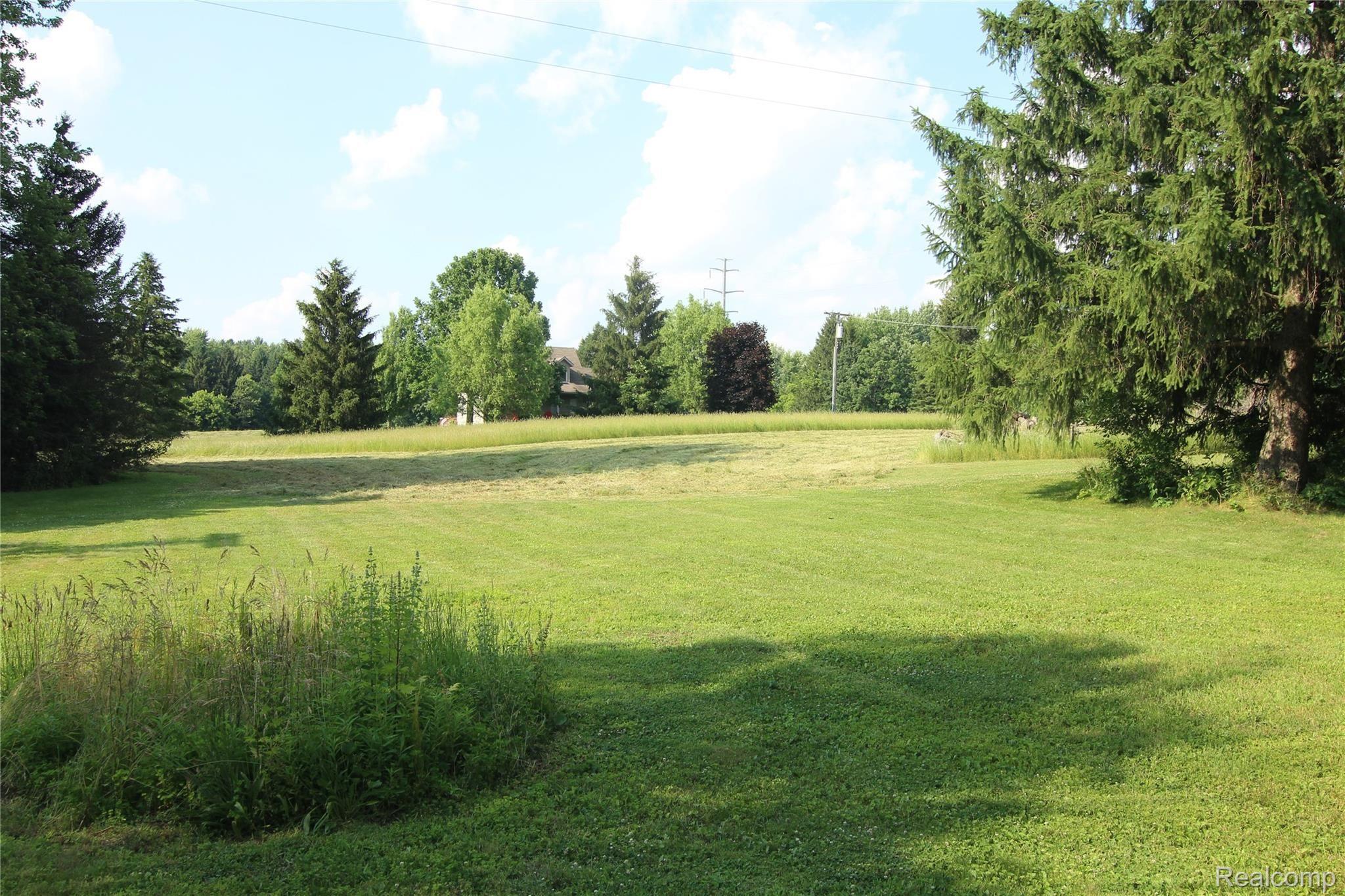 8329 Tubspring Road Almont, MI 48003 - Photo 6 of 37 IMG_1817.JPG