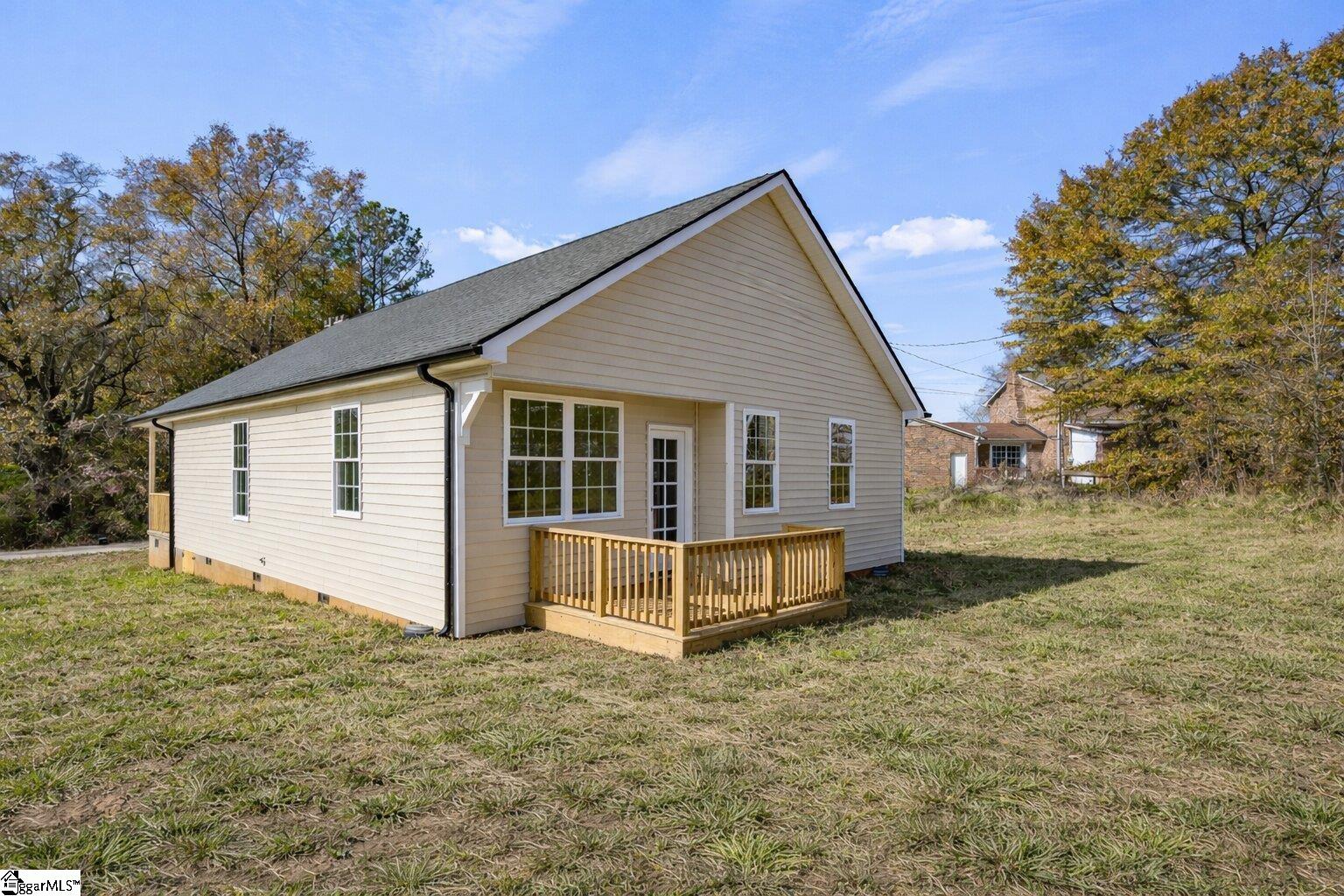 335 Winston Street Pendleton, SC 29670 - Photo 3 of 27