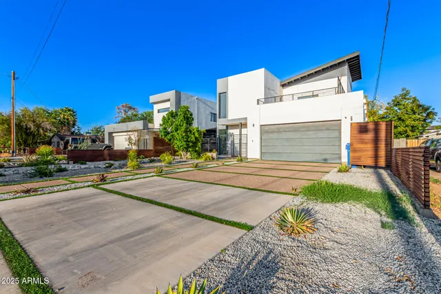 a view of a house with street