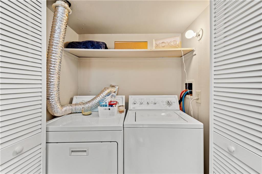 321 Ridge Point Circle, Unit 11B Bridgeville, PA 15017 - Photo 14 of 25 In-Unit Laundry
