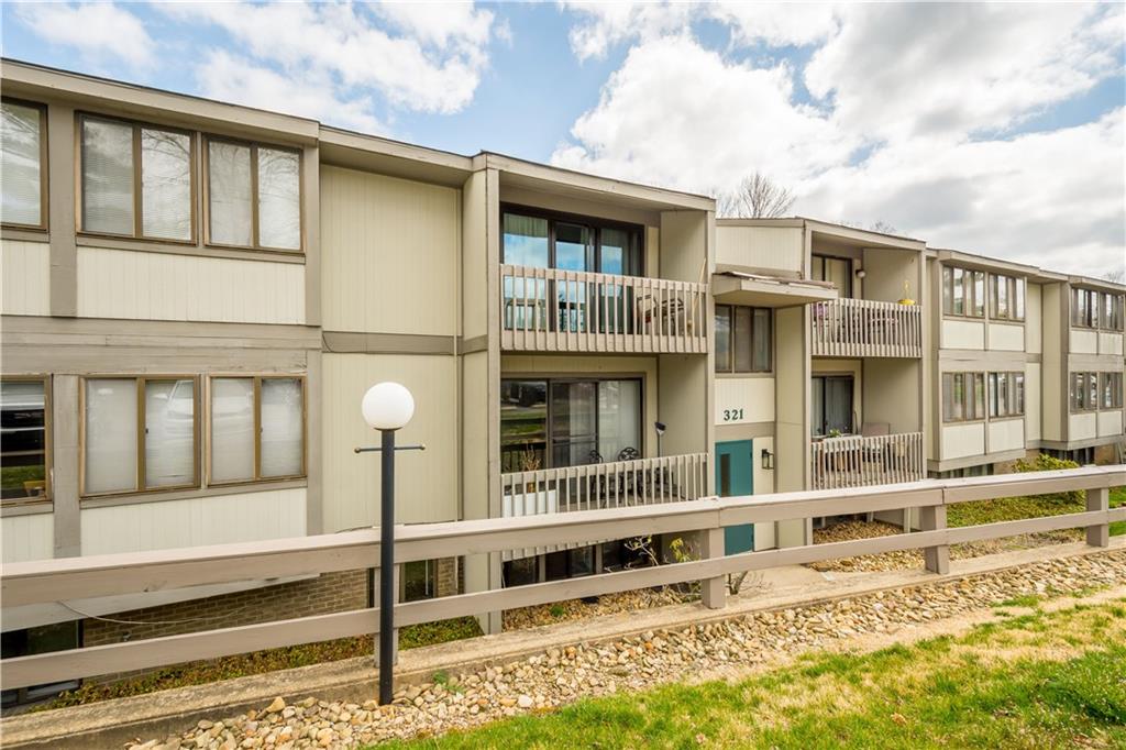 321 Ridge Point Circle, Unit 11B Bridgeville, PA 15017 - Photo 2 of 25 Gallery Image 2