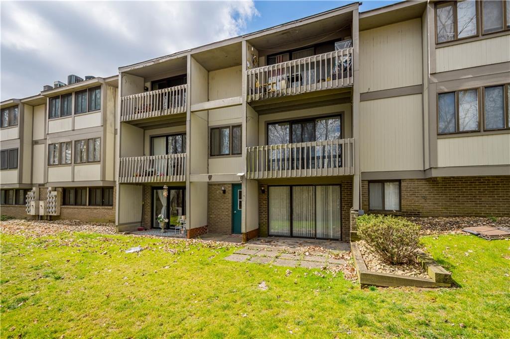 321 Ridge Point Circle, Unit 11B Bridgeville, PA 15017 - Photo 22 of 25 Gallery Image 22