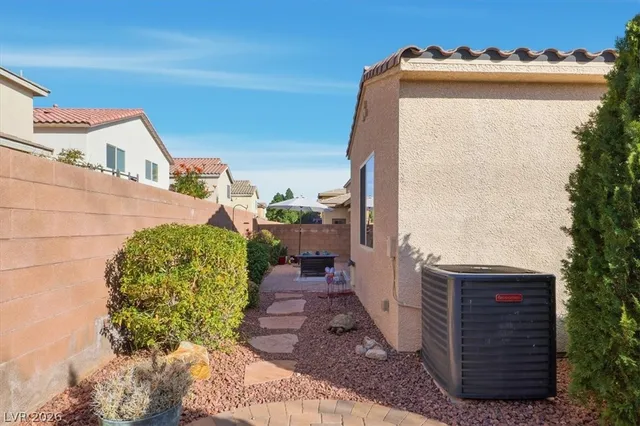 $439,999 | 10668 Mt Jefferson Avenue, Las Vegas, NV 89166