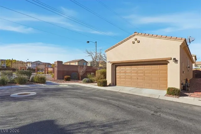 $439,999 | 10668 Mt Jefferson Avenue, Las Vegas, NV 89166