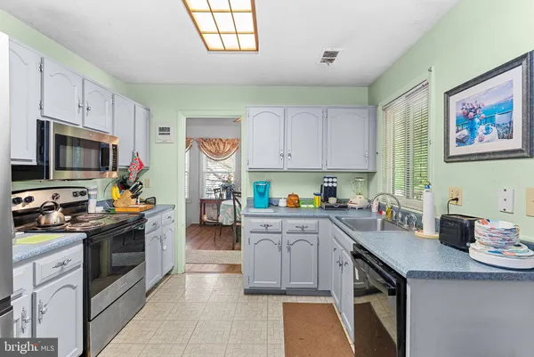 $598,895 | 14 Middleton Lane, Sterling, VA 20164