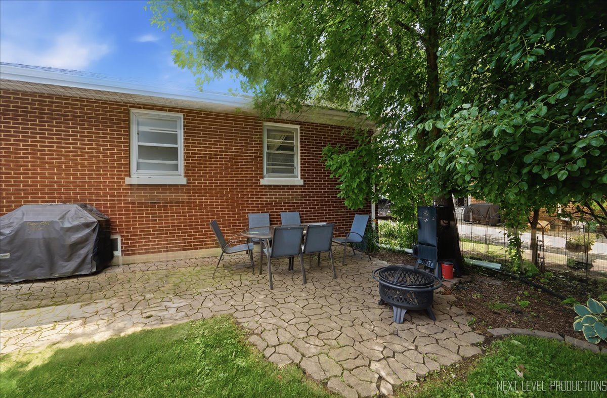 9 Ridge Road Lemont, IL 60439 - Photo 5 of 24