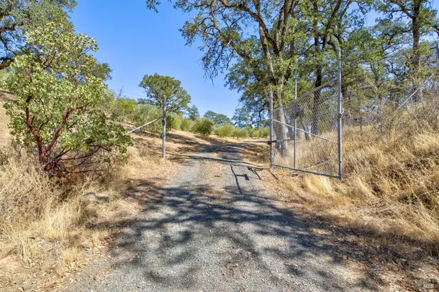 $985,000 | 1280 Highway 20, Upper Lake, CA 95485