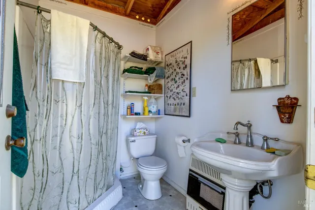 $985,000 | 1280 Highway 20, Upper Lake, CA 95485