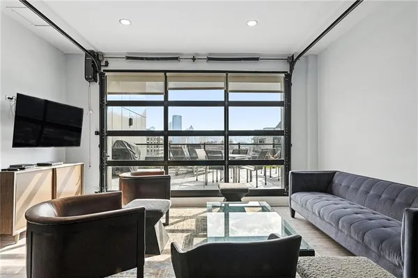 $4,000 | 2545 Penn Avenue, Unit 208, Pittsburgh, PA 15222