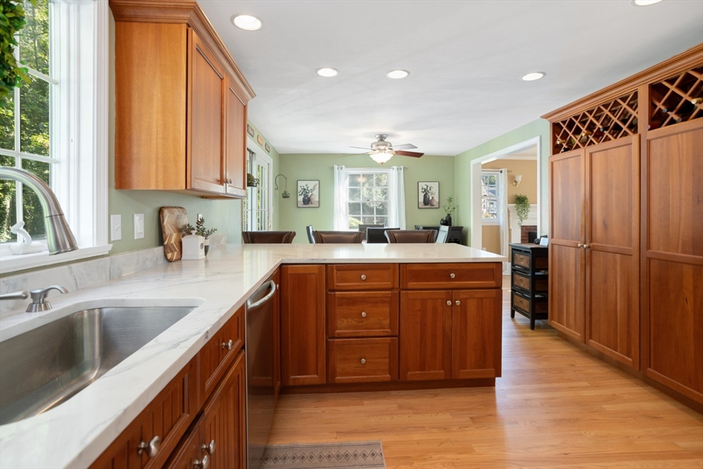 12 Thomas Road Lynnfield, MA 01940 - Photo 13 of 42 Gallery Image 13
