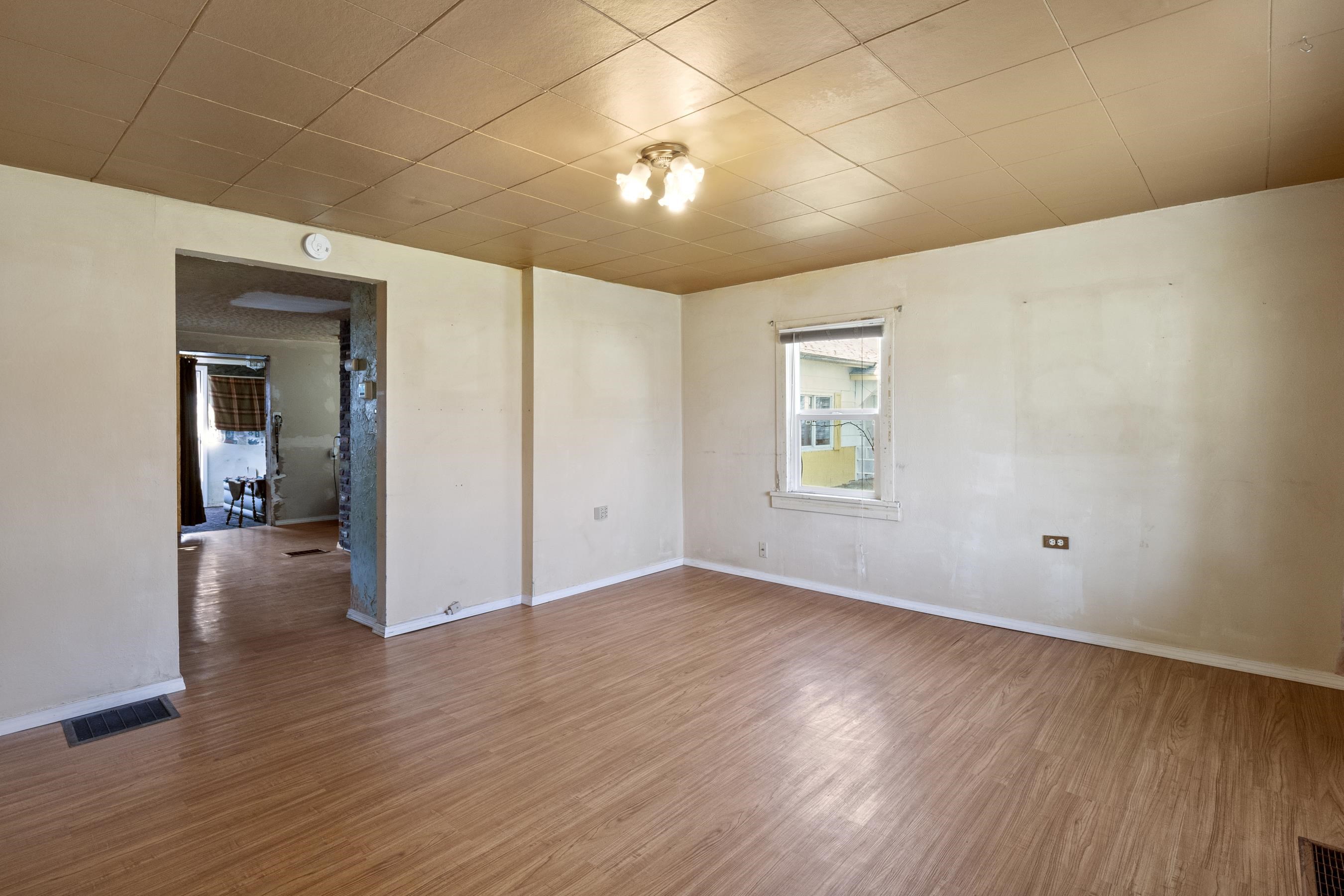 1230 East Longfellow Avenue Spokane, WA 99207 - Photo 7 of 29