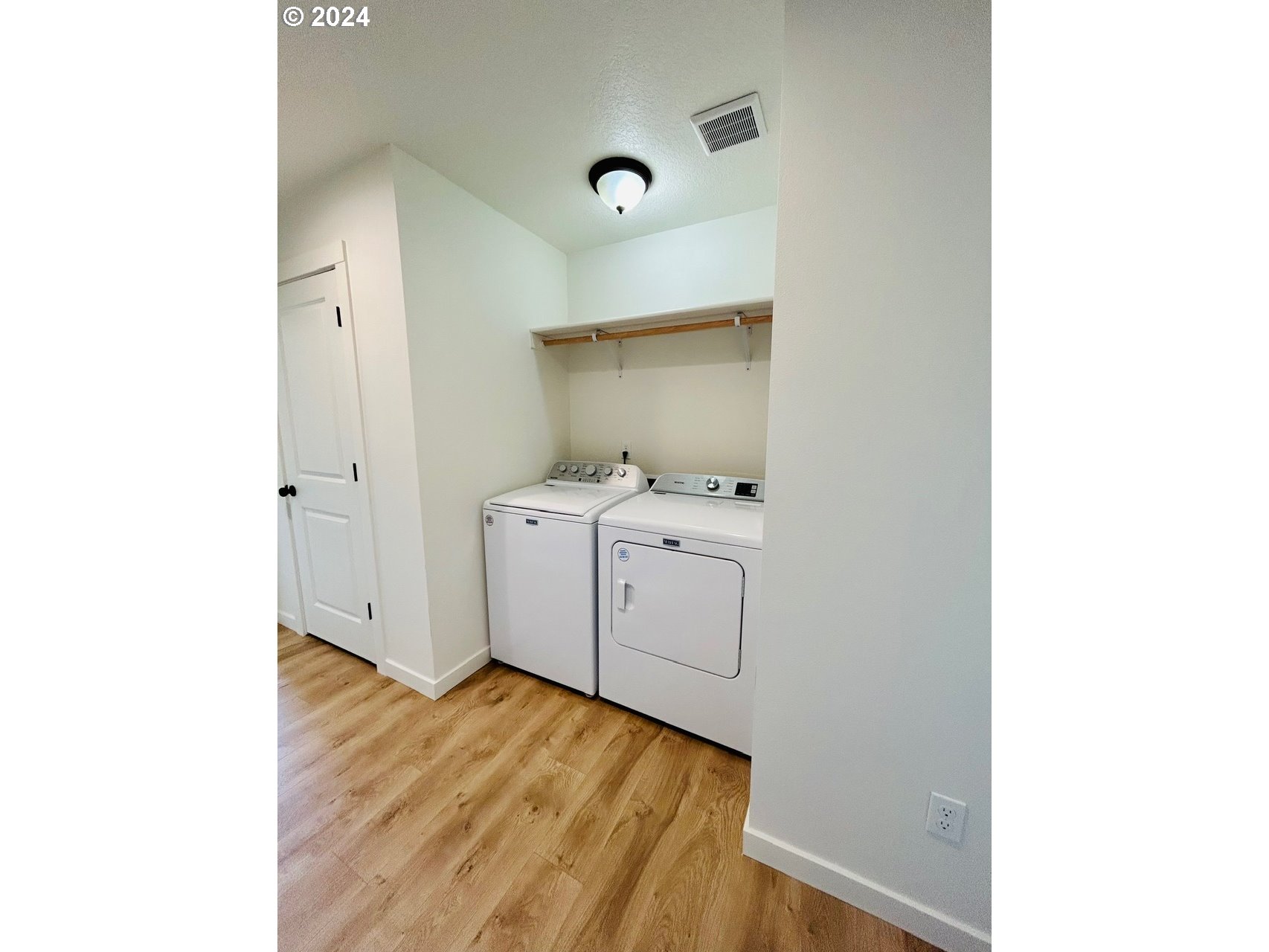 1016 Peach Road Winlock, WA 98596 - Photo 23 of 43 a view of utility room