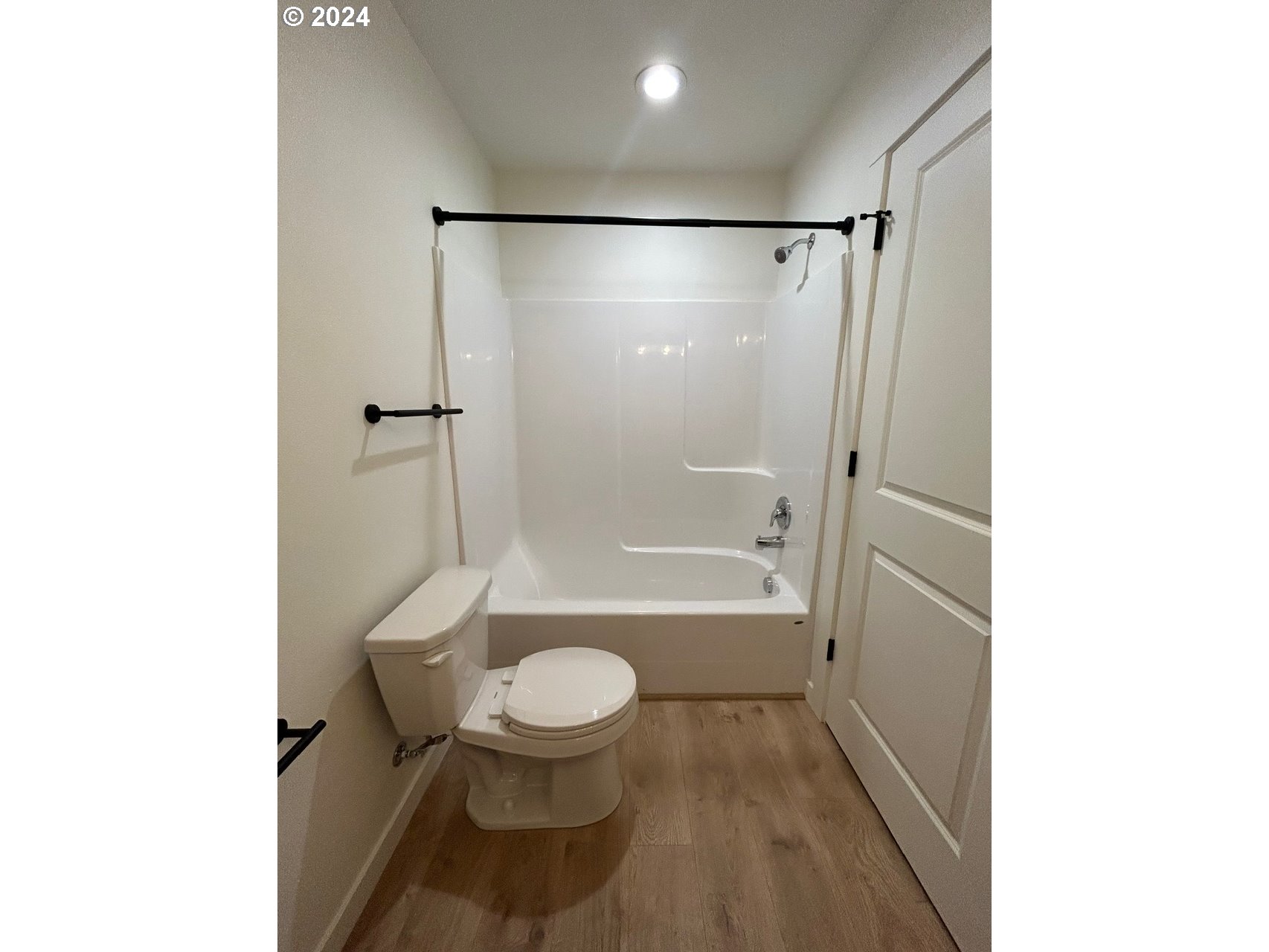 1016 Peach Road Winlock, WA 98596 - Photo 39 of 43 a bathroom with a toilet and a shower