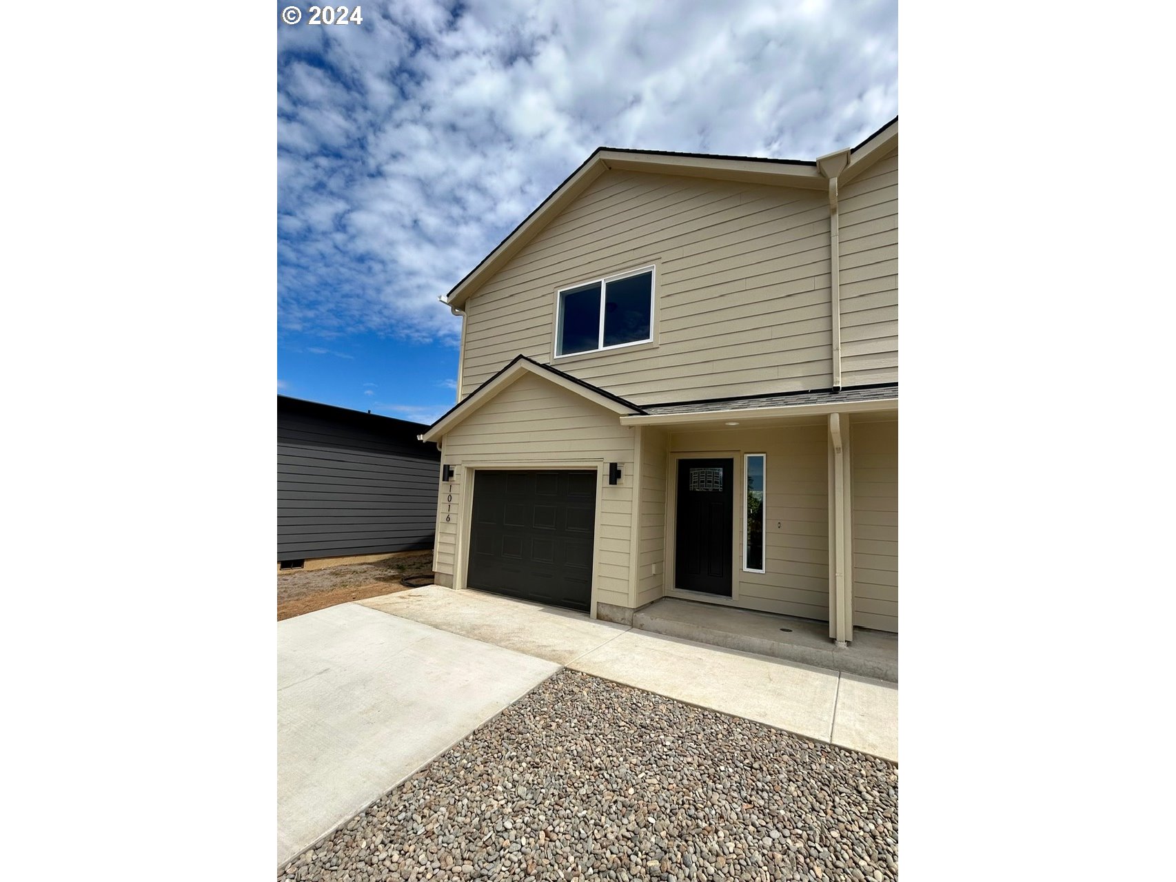 1016 Peach Road Winlock, WA 98596 - Photo 4 of 43 a view of a house with a backyard