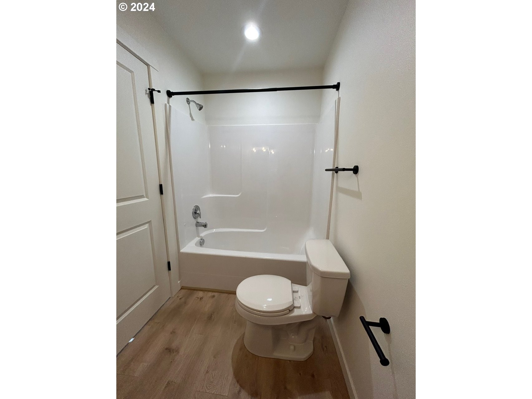 1016 Peach Road Winlock, WA 98596 - Photo 41 of 43 a bathroom with a toilet and a shower