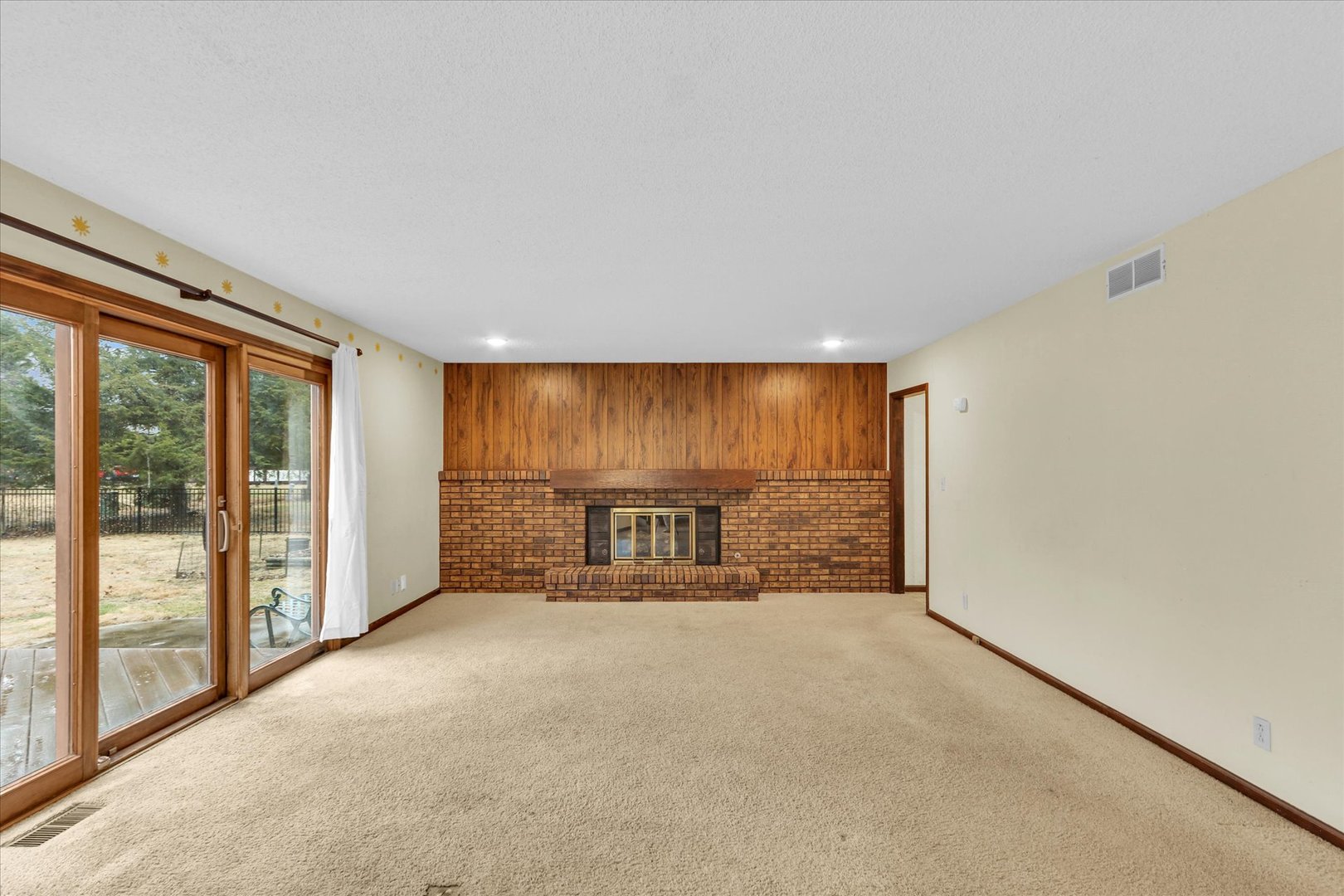 1914 Trout Valley Road Champaign, IL 61822 - Photo 16 of 40 Gallery Image 16
