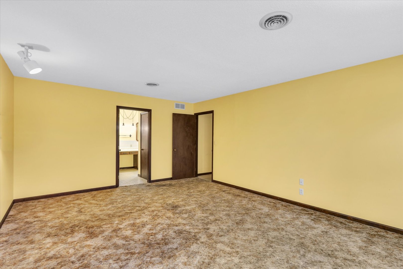 1914 Trout Valley Road Champaign, IL 61822 - Photo 23 of 40 Gallery Image 23