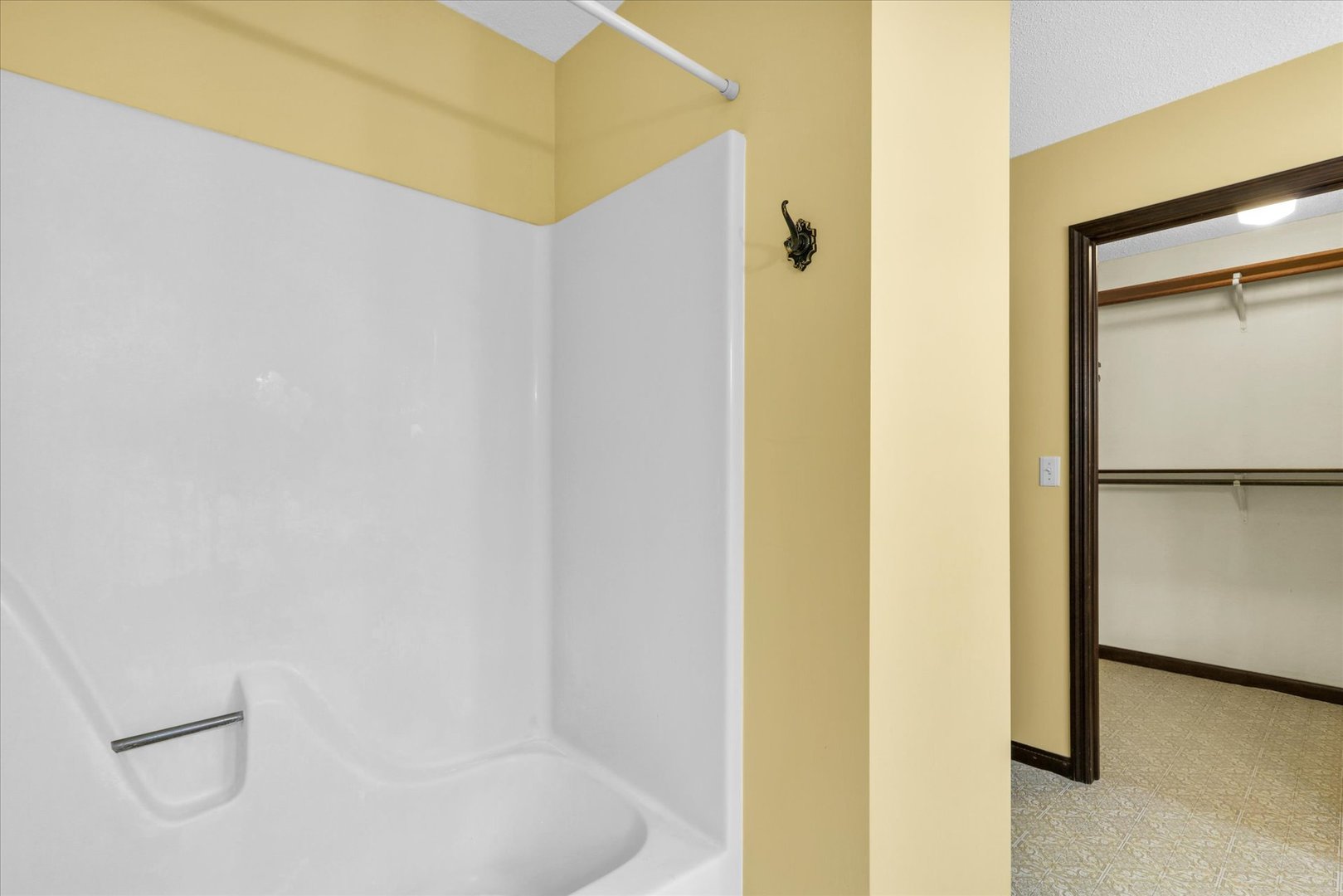 1914 Trout Valley Road Champaign, IL 61822 - Photo 25 of 40 Gallery Image 25
