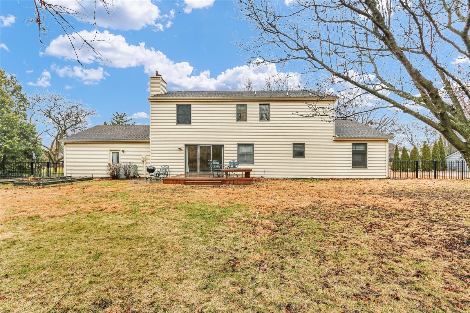 1914 Trout Valley Road Champaign, IL 61822 - Photo 35 of 40 Gallery Image 35