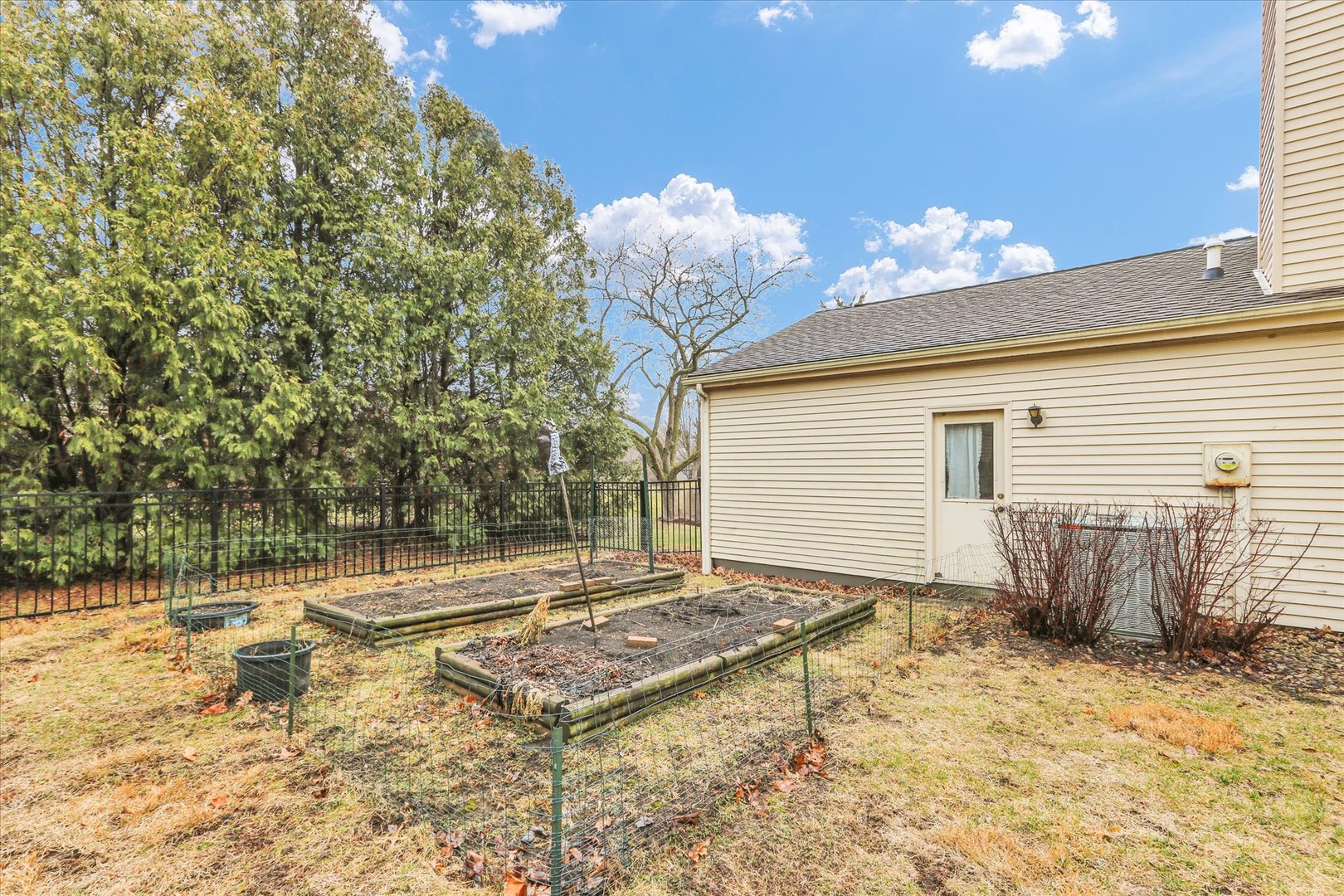 1914 Trout Valley Road Champaign, IL 61822 - Photo 37 of 40 Gallery Image 37