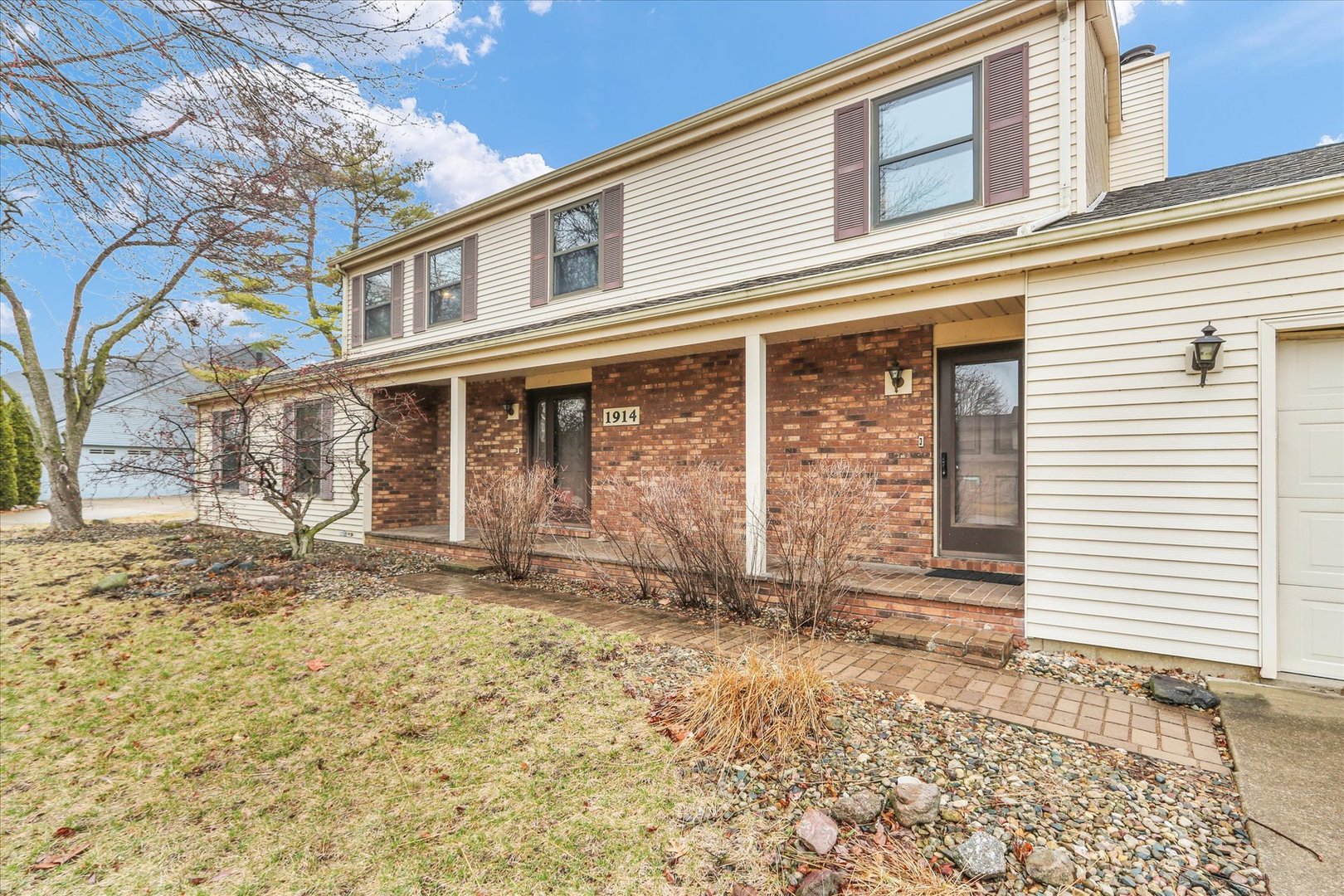 1914 Trout Valley Road Champaign, IL 61822 - Photo 4 of 40 Gallery Image 4