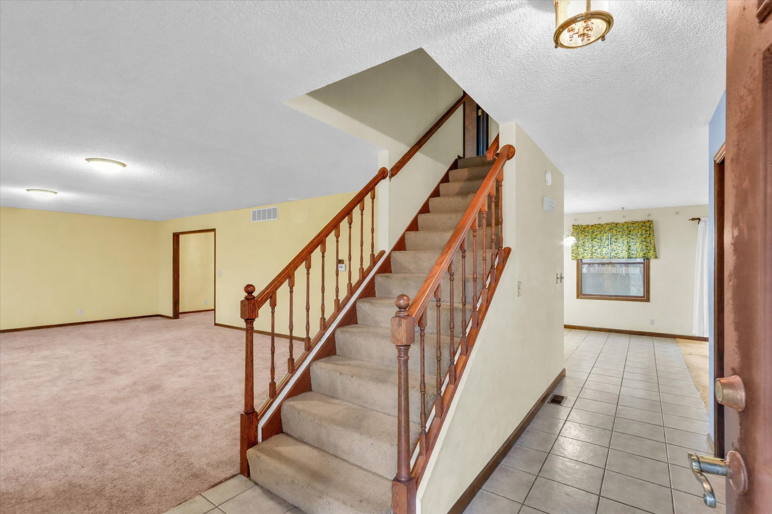 1914 Trout Valley Road Champaign, IL 61822 - Photo 7 of 40 Gallery Image 7