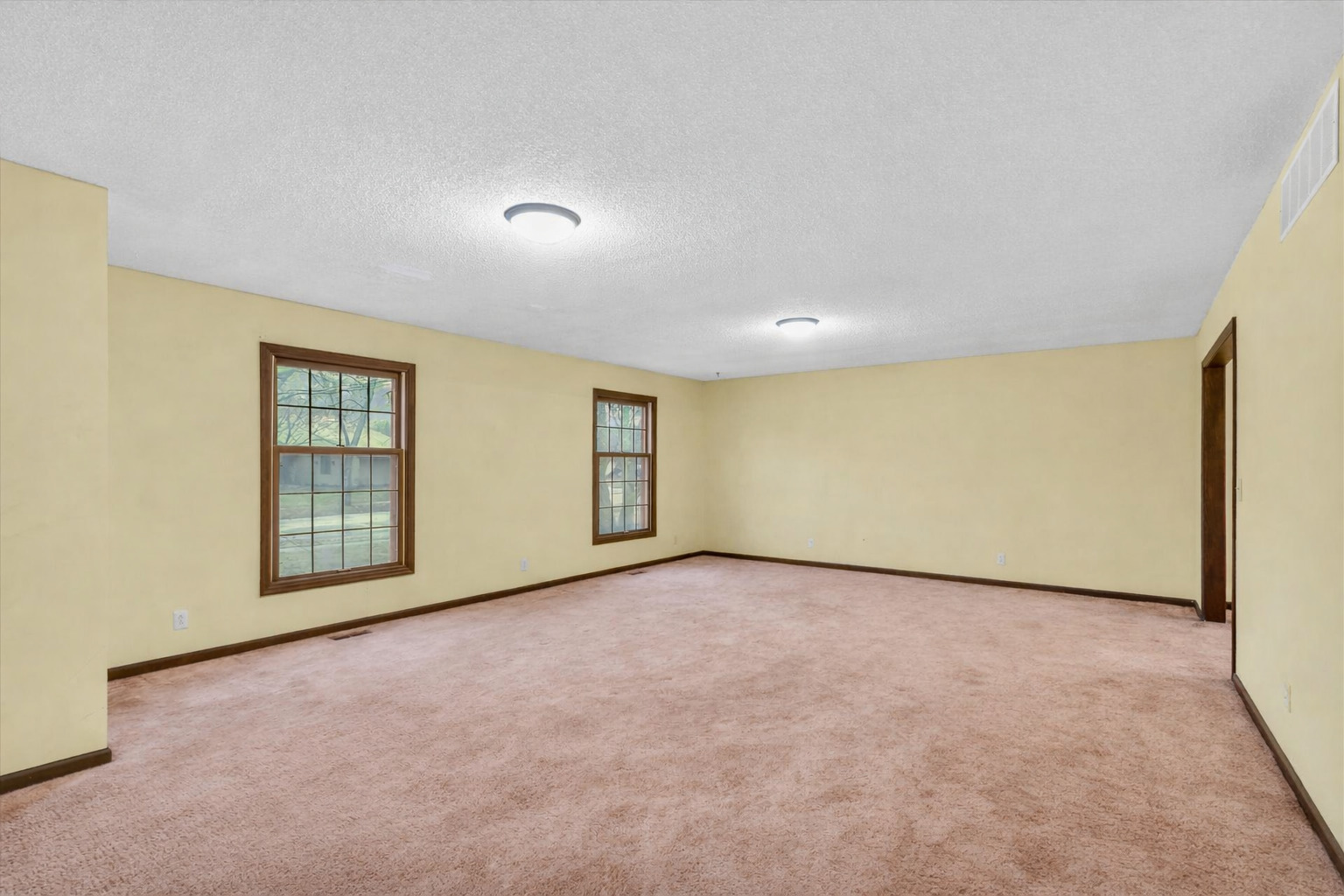 1914 Trout Valley Road Champaign, IL 61822 - Photo 8 of 40 Gallery Image 8
