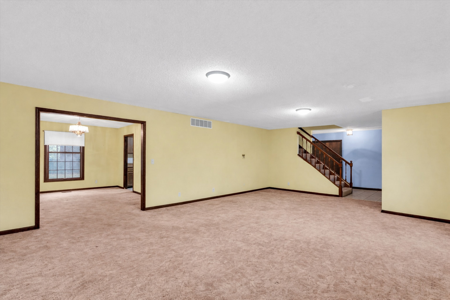 1914 Trout Valley Road Champaign, IL 61822 - Photo 9 of 40 Gallery Image 9