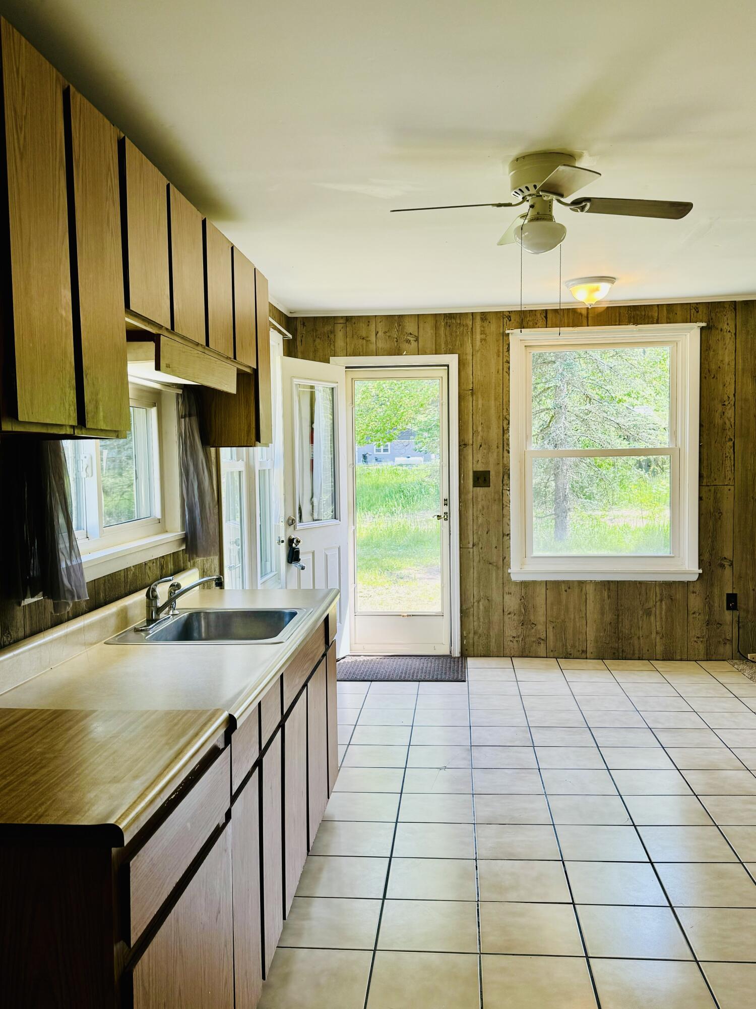 6668 Annis Road Fountain, MI 49410 - Photo 19 of 27 Kitchen