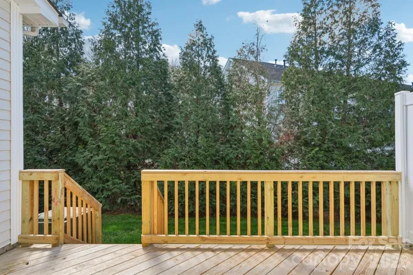 a side view of a wooden fence