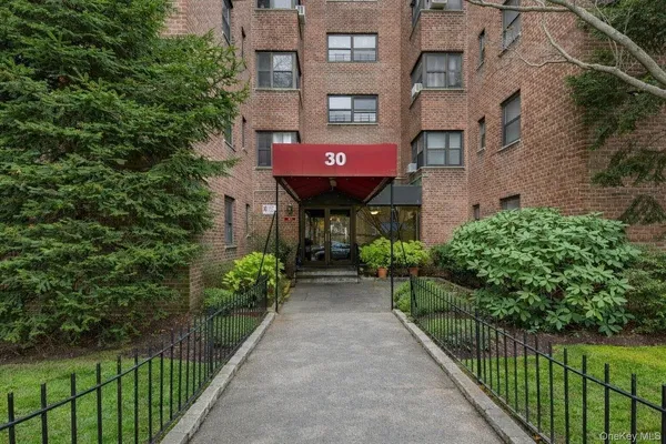 $199,000 | 30 Fleetwood Avenue, Unit 1B, Mount Vernon, NY 10552