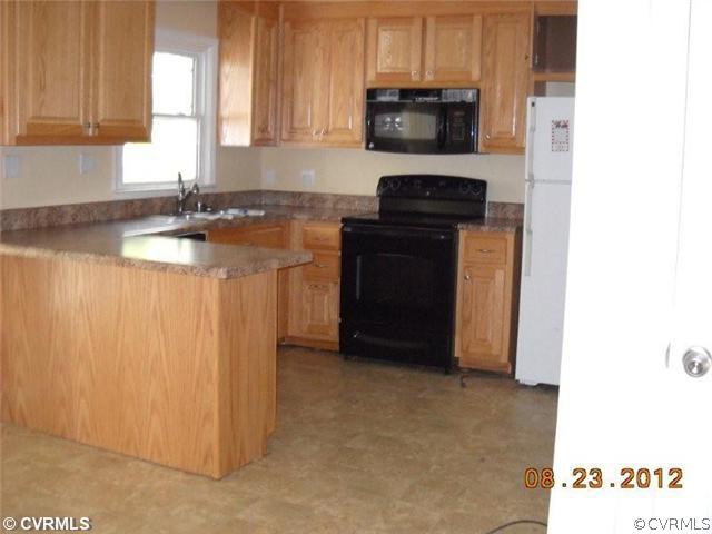 23923 River Road Petersburg, VA 23803 - Photo 3 of 6 Kitchen