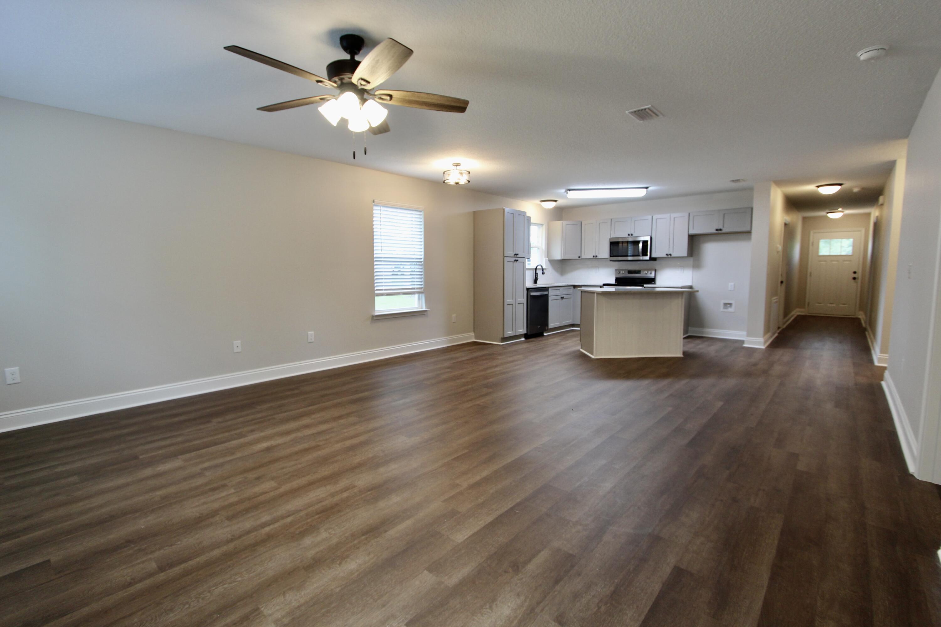 5312 Kervin Road Crestview, FL 32539 - Photo 13 of 24 8CF3AD6B-F08A-4F06-91D1-CF53EB0AB3DD_1_2