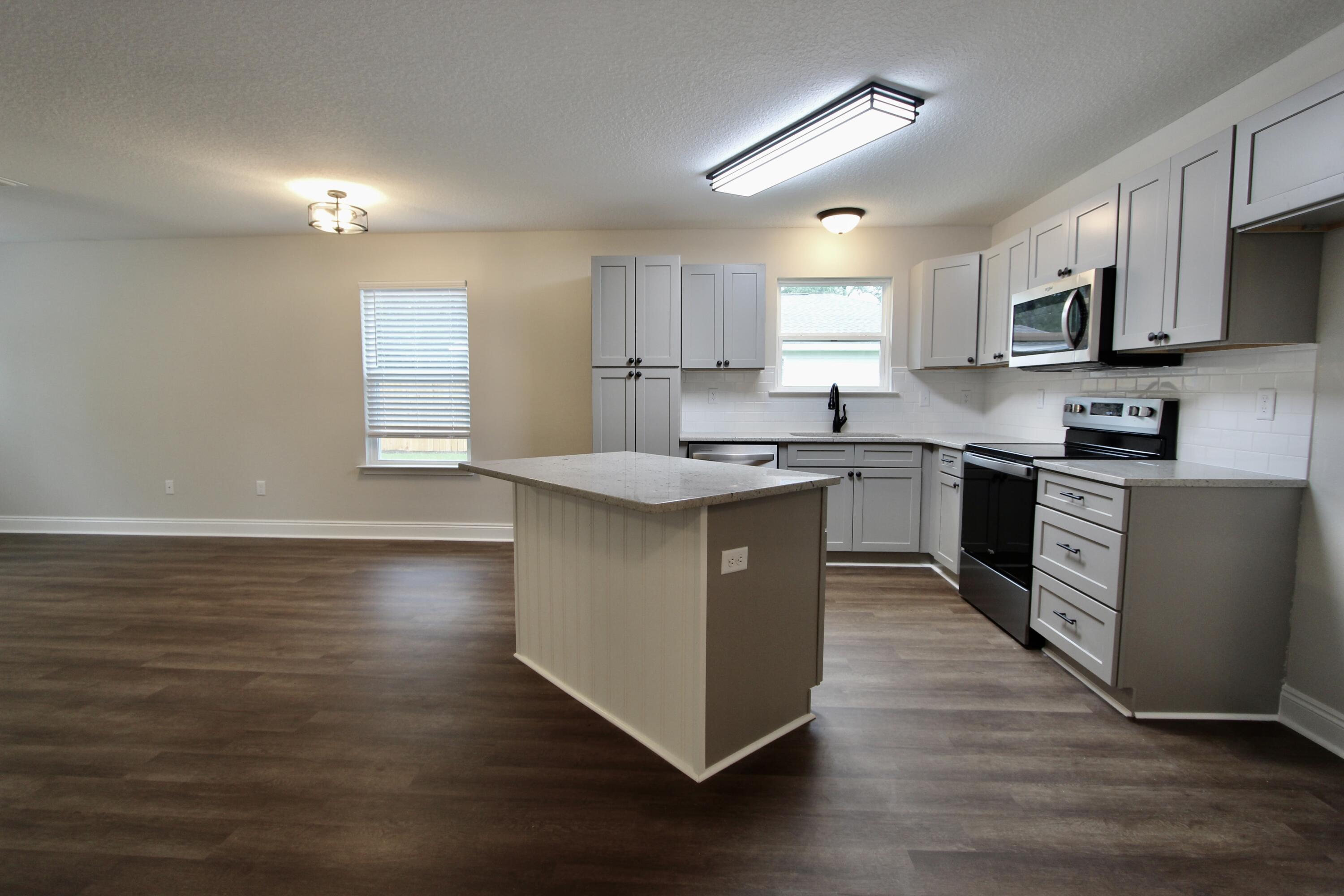 5312 Kervin Road Crestview, FL 32539 - Photo 7 of 24 7D7A6CF7-1AD2-491A-A1D5-AE2ADB30B54C_1_2