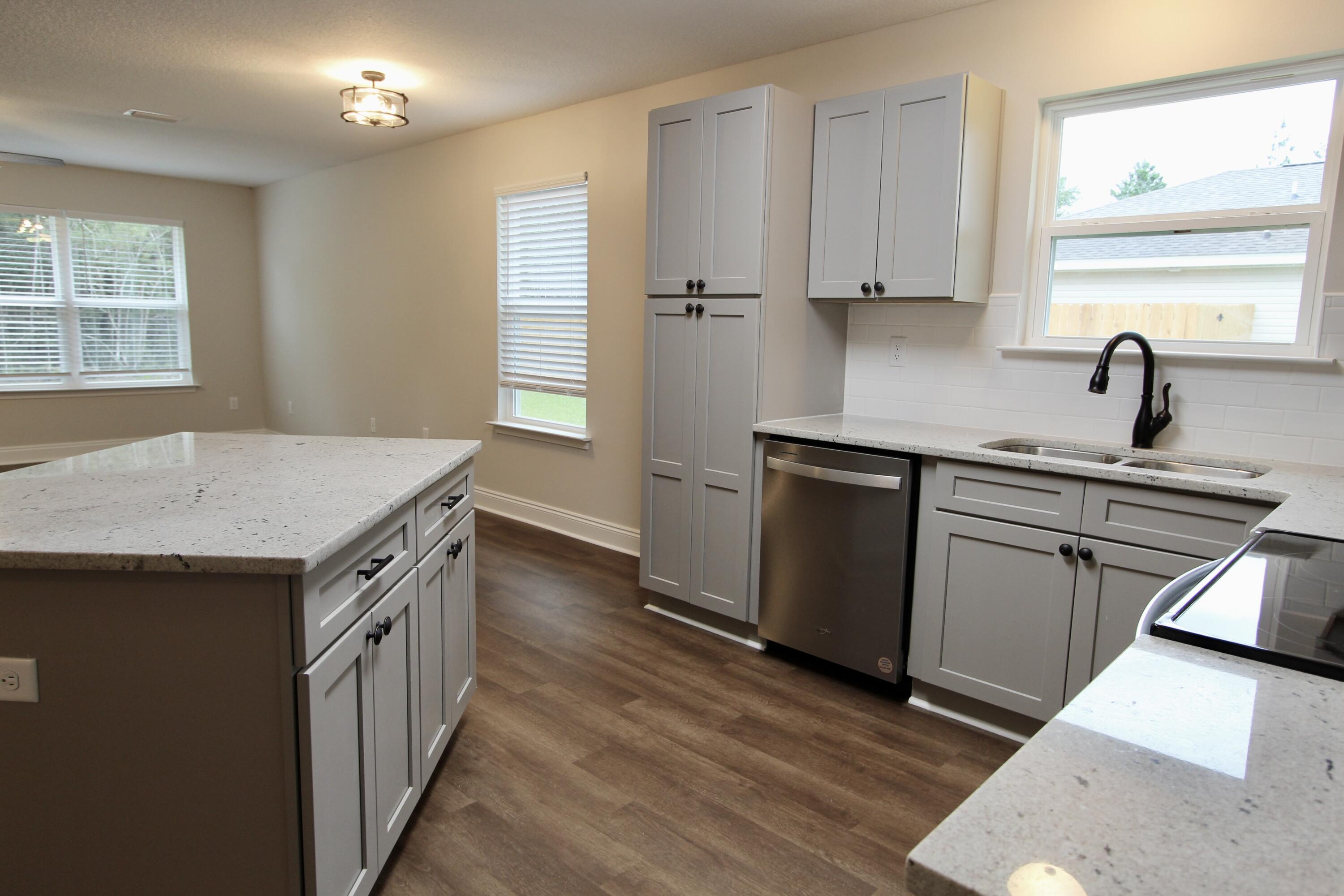 5312 Kervin Road Crestview, FL 32539 - Photo 10 of 24 E7740D5E-DCB1-4628-AEB4-E1B19CAFDA9A_1_2