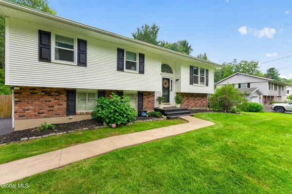 $420,000 | 35 Acorn Avenue, Clifton Park, NY 12065