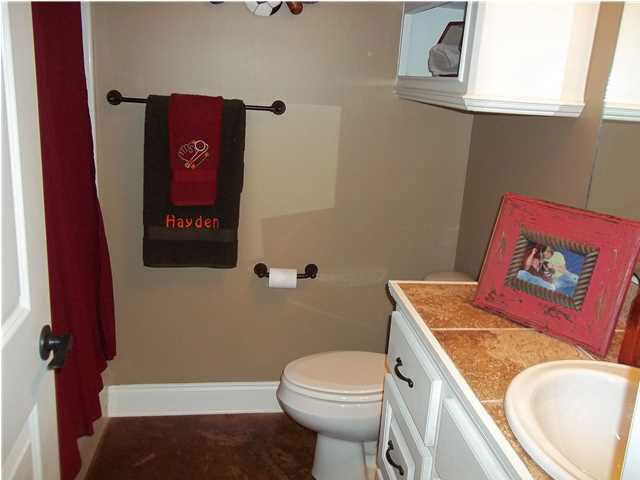 166 H Dear Road Harrisville, MS 39082 - Photo 5 of 21 Guess Bathroom
