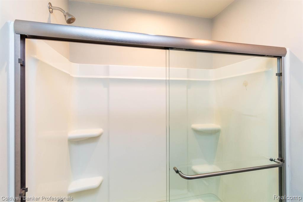 336 Strawberry Drive Rochester Hills, MI 48307 - Photo 40 of 47