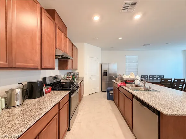 $2,590 | 7008 Dandelion Park Avenue, Las Vegas, NV 89113