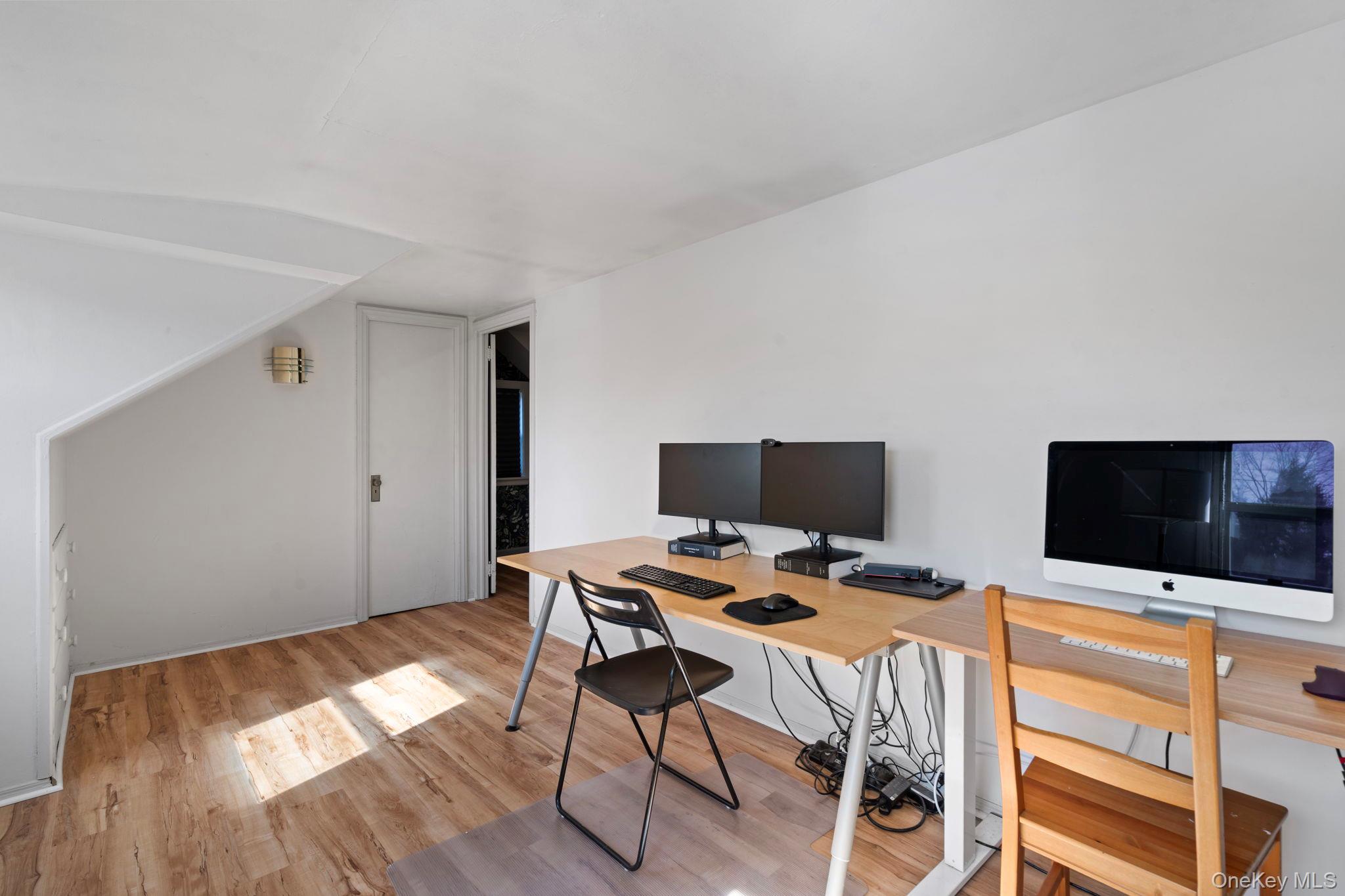 41 Liberty Avenue North Babylon, NY 11703 - Photo 26 of 42