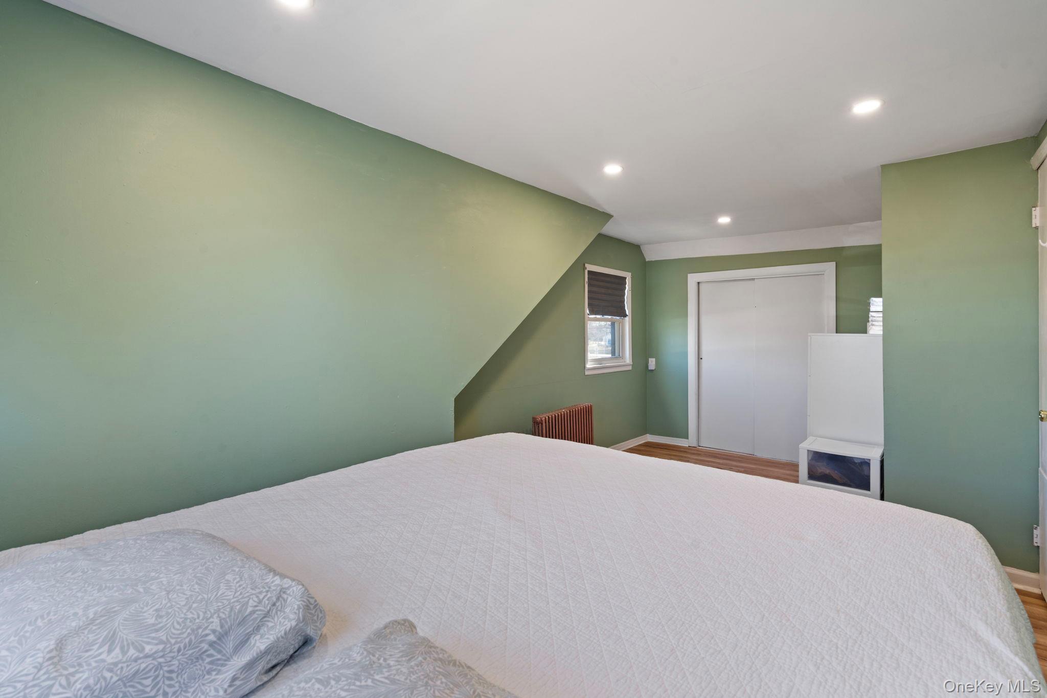 41 Liberty Avenue North Babylon, NY 11703 - Photo 28 of 42