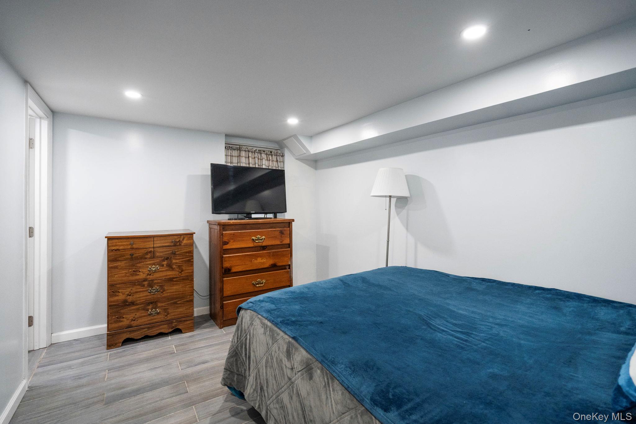 41 Liberty Avenue North Babylon, NY 11703 - Photo 34 of 42