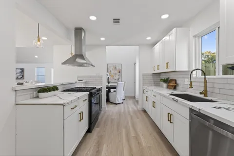 $435,000 | 6207 Rollingbrook Drive, Houston, TX 77096